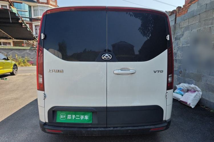 Used SAIC MAXUS Xintu V70 2023 2.0T Elite Edition Automatic Short Wheelbase Low Roof – 5/6 Seats Rear