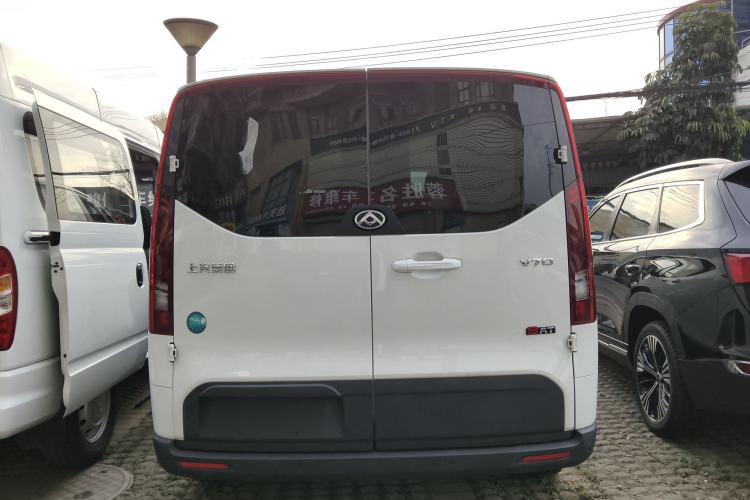 Used SAIC MAXUS Xintu V70 2023 2.0T Elite Edition Automatic Short Wheelbase Low Roof – 5/6 Seats Rear