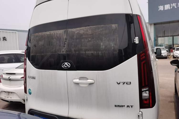 Used SAIC MAXUS Xintu V70 2023 2.0T Elite Edition Automatic Long Wheelbase Mid-Height 6/7 Seats Rear