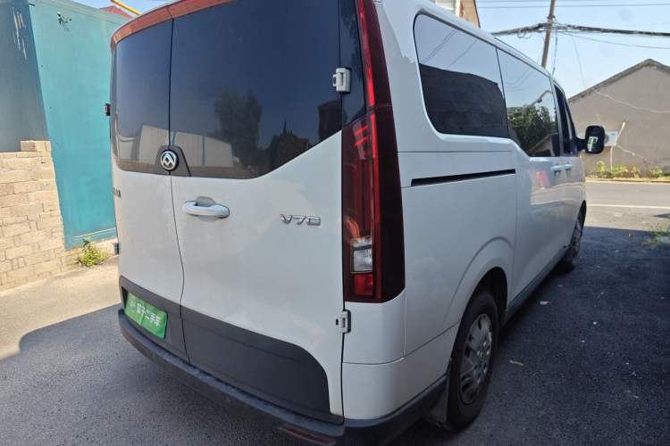 Used SAIC MAXUS Xintu V70 2023 2.0T Elite Edition Automatic Short Wheelbase Low Roof – 5/6 Seats Rear Right 45 Deg
