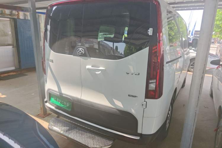 Used SAIC MAXUS Xintu V70 2023 2.0T Elite Edition Manual Transmission Short Wheelbase Low Roof 5/6 Seats (125 hp) Rear Right 45 Deg