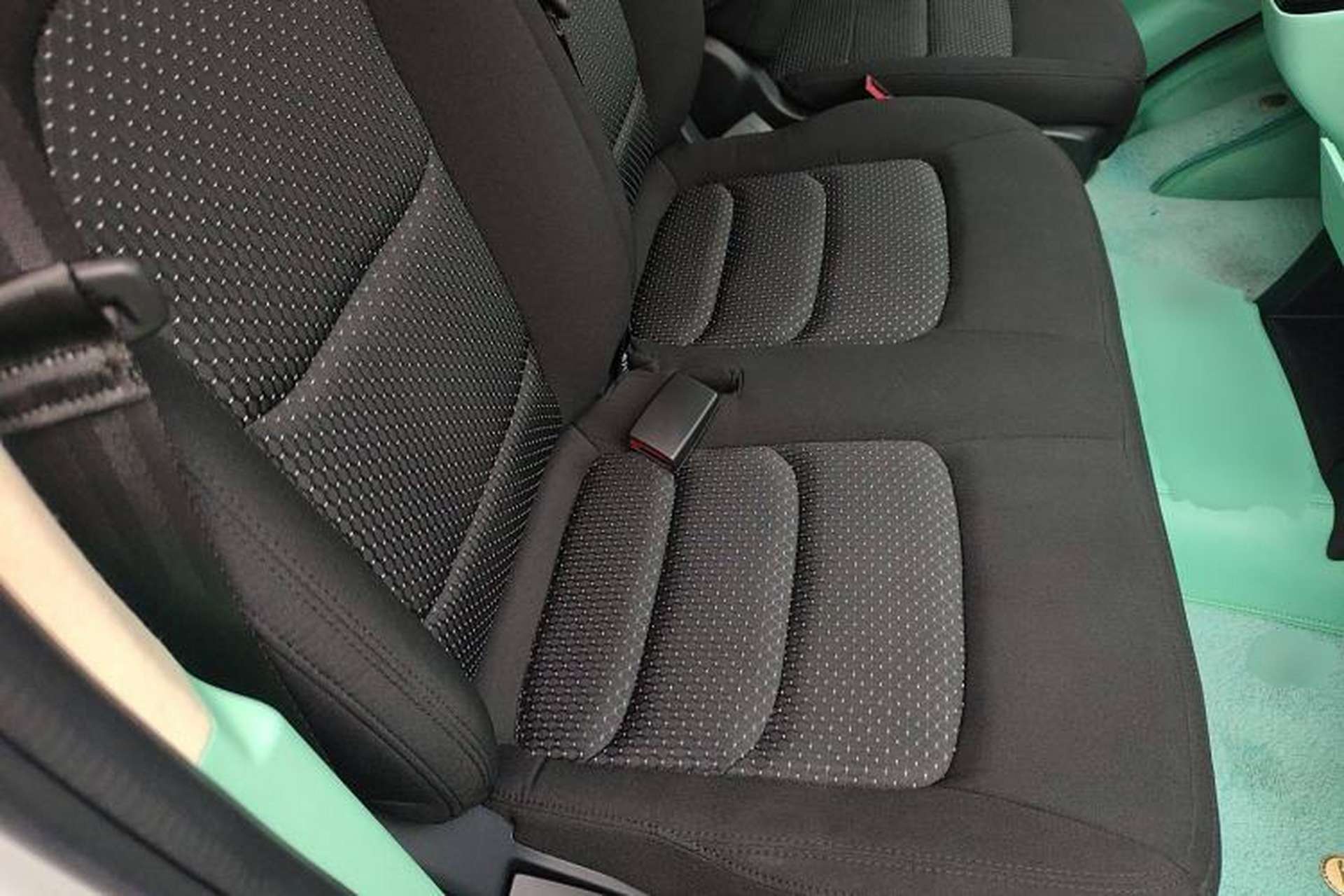 Used SAIC MAXUS Xintu V70 2023 2.0T Elite Edition Automatic Short Wheelbase Low Roof – 5/6 Seats Right Front Seat