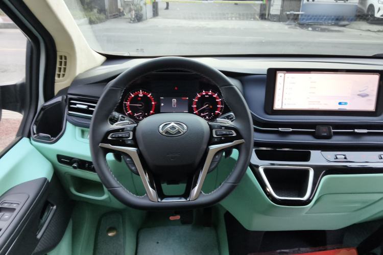 Used SAIC MAXUS Xintu V70 2023 2.0T Elite Edition Automatic Short Wheelbase Low Roof – 5/6 Seats Steering Wheel