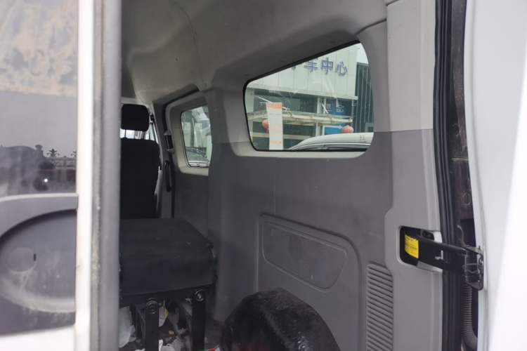 Used SAIC MAXUS Xintu V70 2023 2.0T Elite Edition Automatic Long Wheelbase Mid-Height 6/7 Seats Trunk