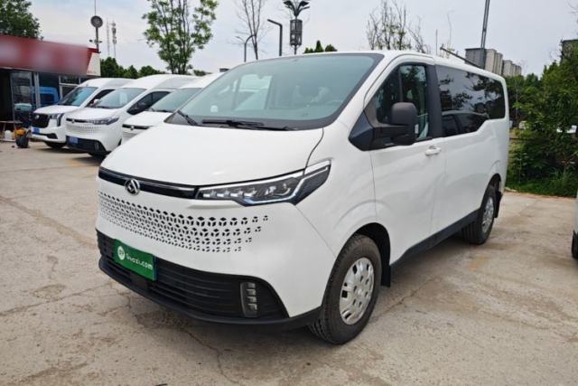 Used SAIC MAXUS Xintu V70 2023 2.0T Elite Edition Manual Transmission Short Wheelbase Low Roof 5/6 Seats (125 hp)