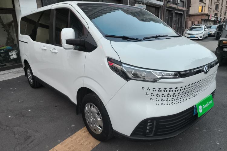 Used SAIC MAXUS Xintu V70 2025 2.0T Automatic Short Wheelbase Ultra-Low Roof Elite Edition – 5/6 Seats Front Right 45 Deg