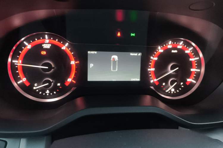 Used SAIC MAXUS Xintu V70 2025 2.0T Automatic Short Wheelbase Ultra-Low Roof Elite Edition – 5/6 Seats Instrument Cluster