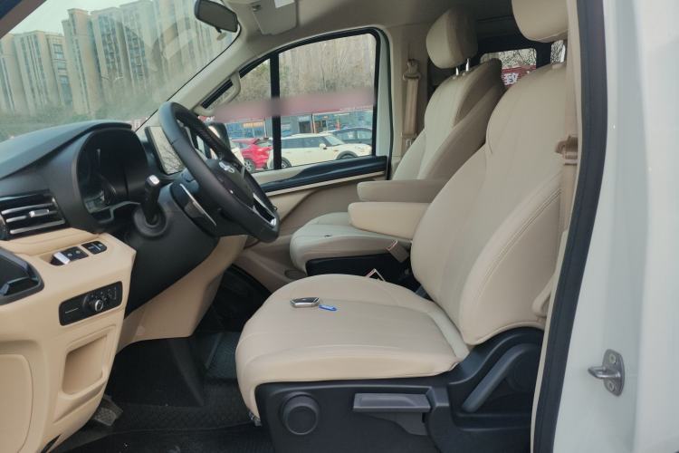 Used SAIC MAXUS Xintu V70 2025 2.0T Automatic Long Wheelbase Low-Roof Luxury 7-Seater Left Front Seat