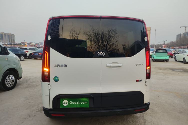 Used SAIC MAXUS Xintu V70 2025 2.0T Automatic Long Wheelbase Low-Roof Luxury 7-Seater Rear