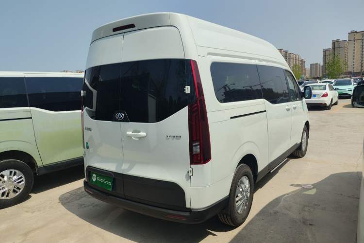 Used SAIC MAXUS Xintu V70 2025 2.0T Manual Long Wheelbase Mid-Height Luxury Version 9 Seats Rear Right 45 Deg