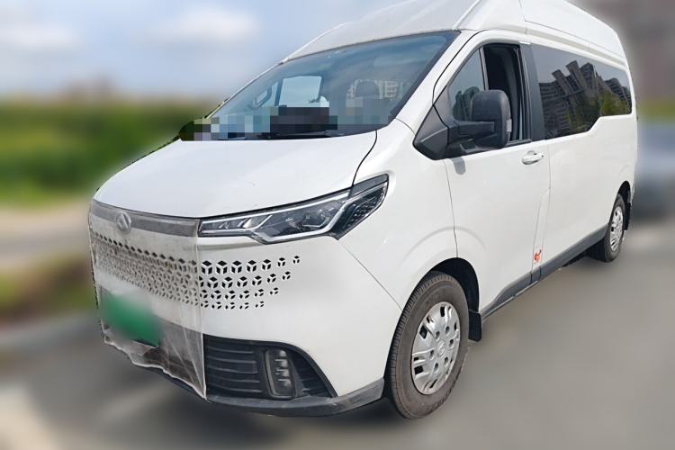 SAIC MAXUS Xintu V70 2025 2.0T Manual Long Wheelbase Mid-Height Elite Version 6/7 Seats (150 Ps)