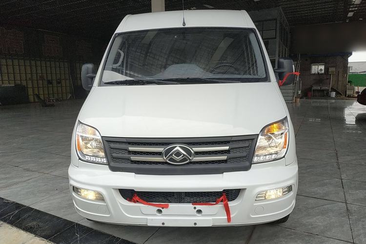 Used SAIC MAXUS Xintu V80 2023 2.0T Manual Classic City Delivery King Short Wheelbase Mid-Roof 3-Seater Exterior 1