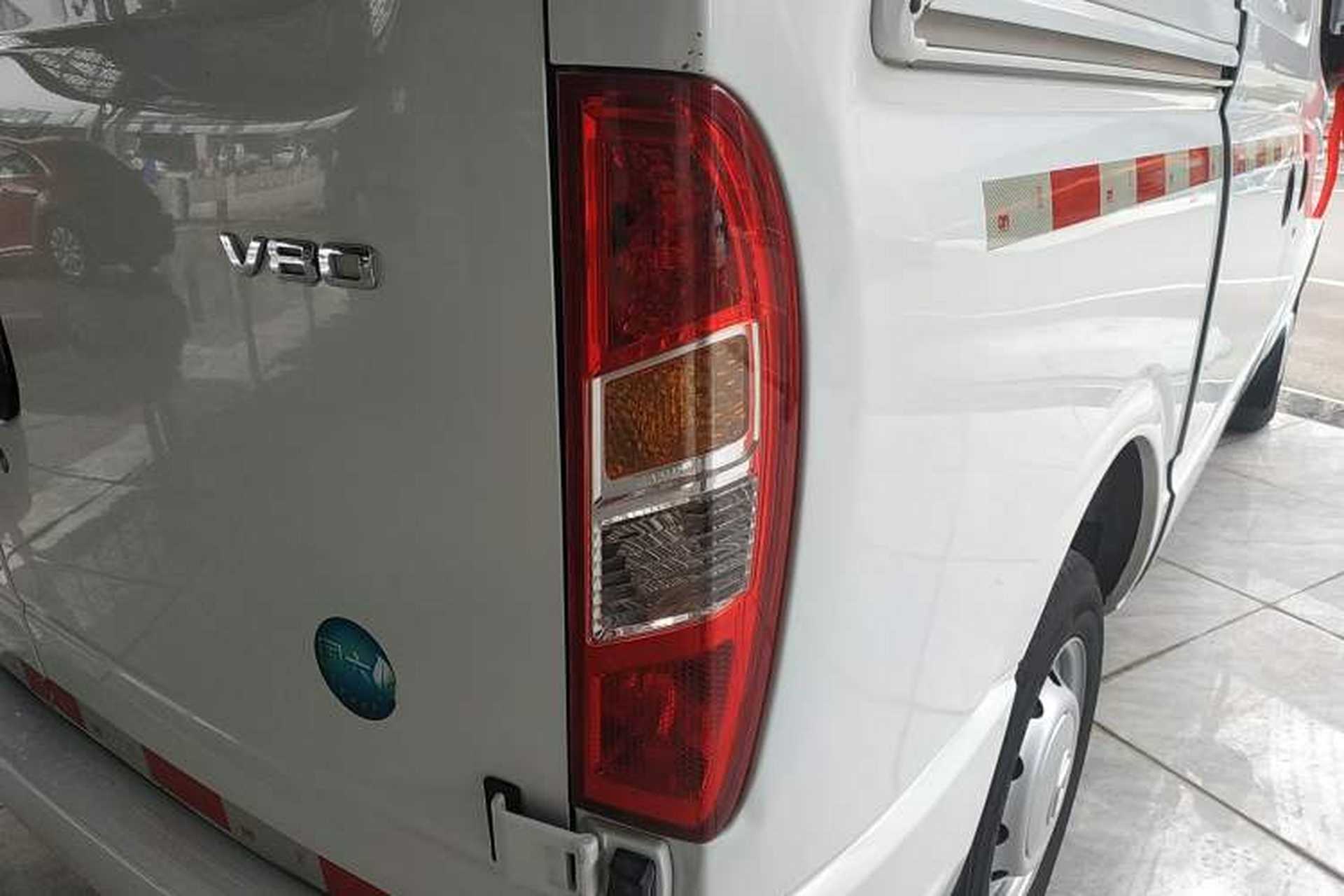 Used SAIC MAXUS Xintu V80 2023 2.0T Manual Classic City Delivery King Short Wheelbase Mid-Roof 3-Seater Exterior 6