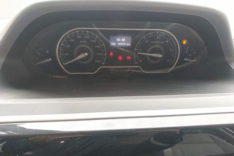 Used SAIC MAXUS Xintu V80 2023 2.0T Manual Classic City Delivery King Short Wheelbase Mid-Roof 3-Seater Instrument Cluster