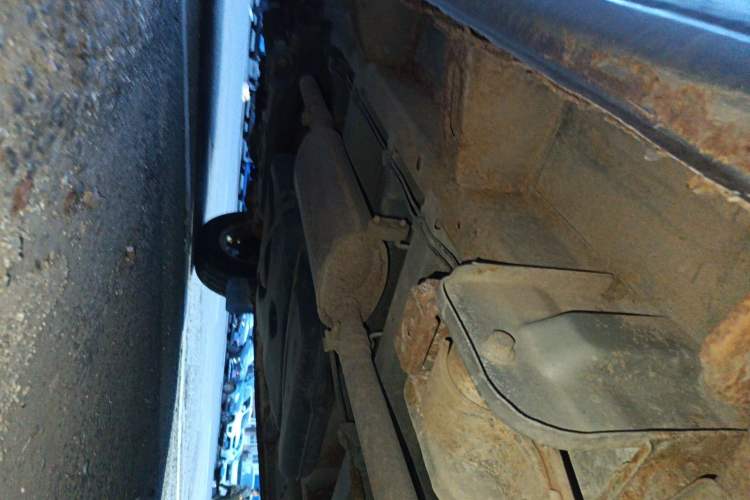Used SAIC MAXUS Xintu V80 2011 2.5T Short Wheelbase Mid-Roof Yunjie Edition Chassis Rear Left