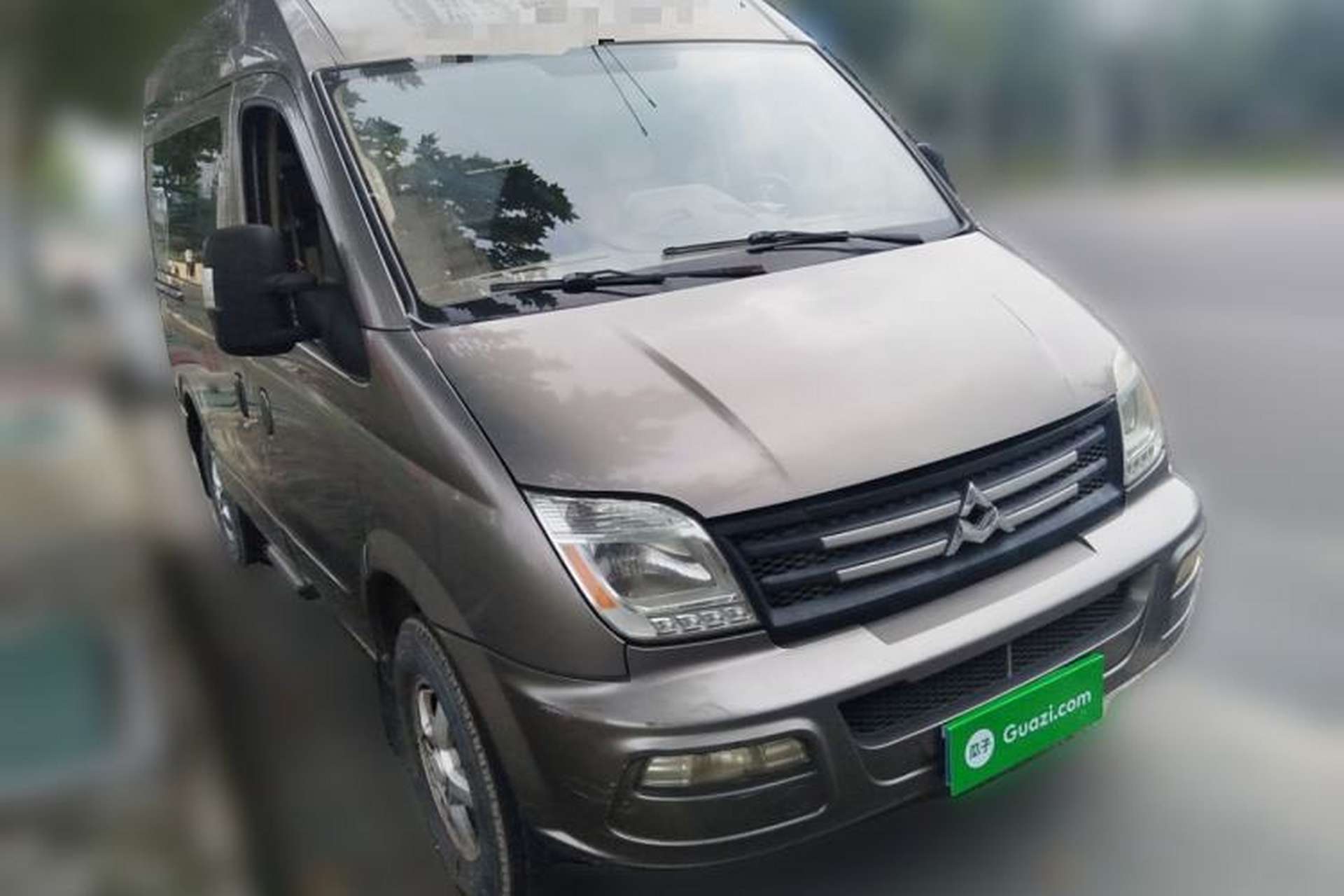 Used SAIC MAXUS Xintu V80 2011 2.5T Short Wheelbase Mid-Roof Yunjie Edition Front Right 45 Deg