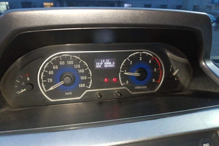 Used SAIC MAXUS Xintu V80 2011 2.5T Short Wheelbase Mid-Roof Yunjie Edition Instrument Cluster