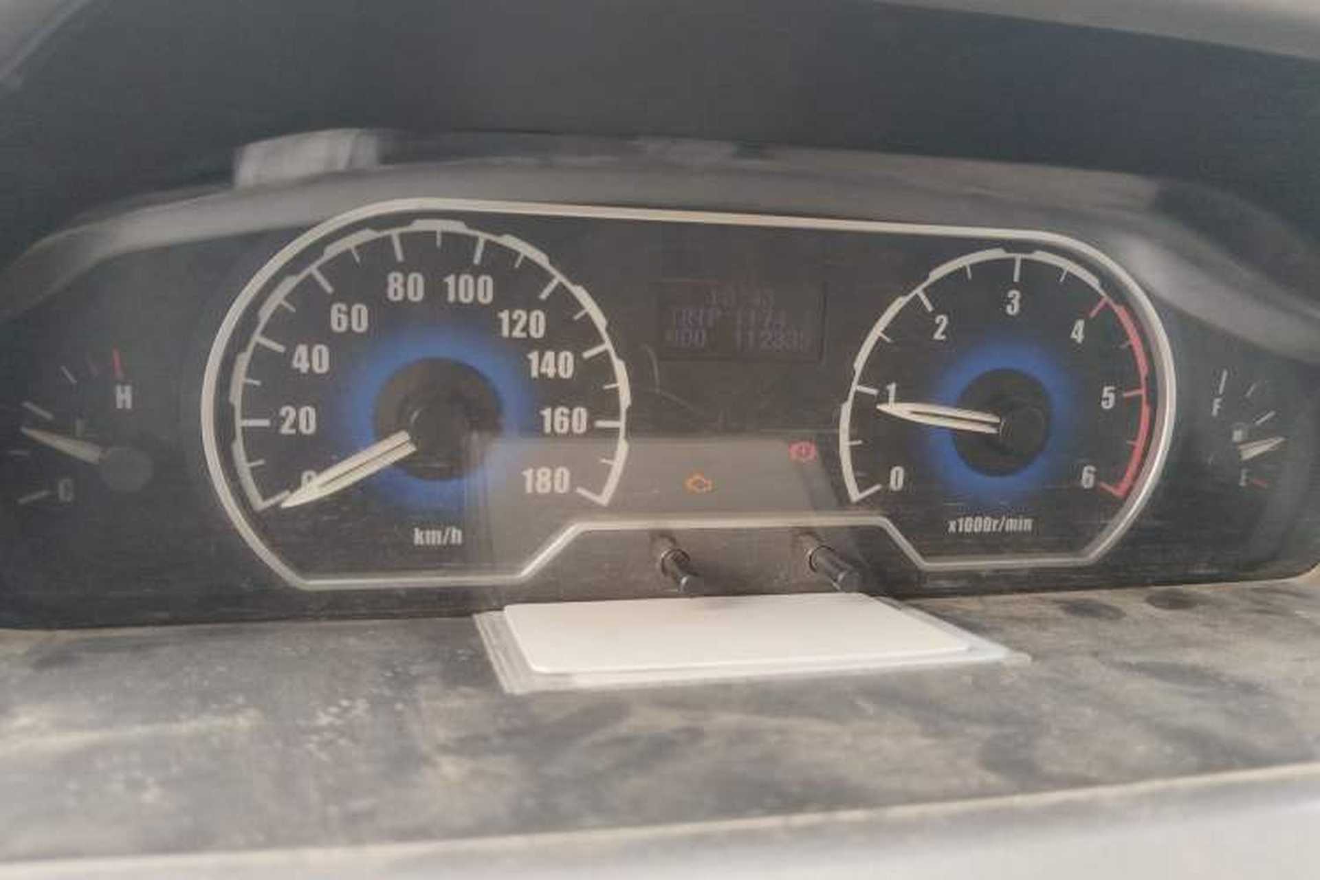Used SAIC MAXUS Xintu V80 2011 2.5T Short Wheelbase Mid-Roof Yunjie Edition Instrument Cluster