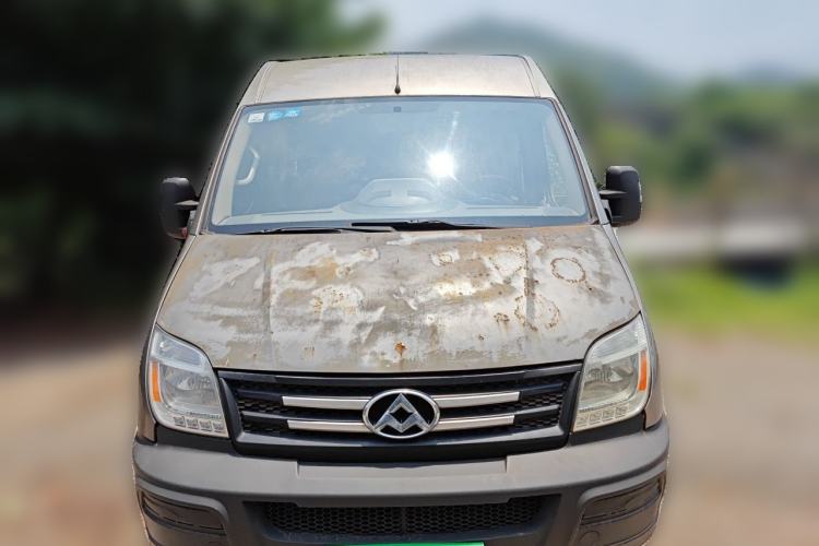 Used SAIC MAXUS Xintu V80 2012 2.5T Mid-Roof Value-Added Logistics Version D Front