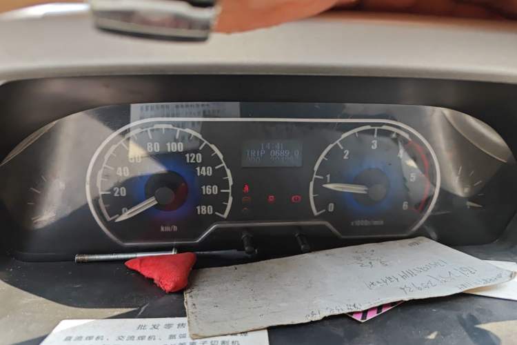 Used SAIC MAXUS Xintu V80 2012 2.5T Mid-Roof Value-Added Logistics Version D Instrument Cluster