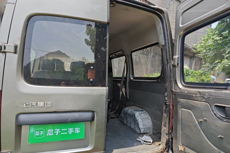 Used SAIC MAXUS Xintu V80 2012 2.5T Mid-Roof Value-Added Logistics Version D Trunk
