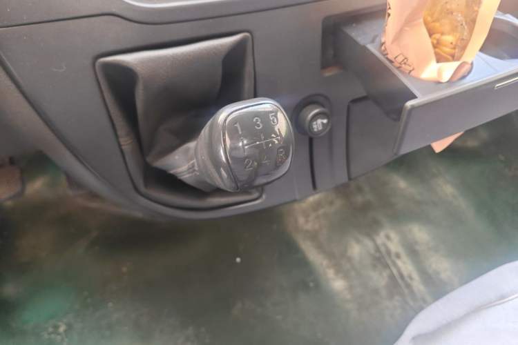Used SAIC MAXUS Xintu V80 2012 2.5T Mid-Roof Value-Added Logistics Version D Gear Lever