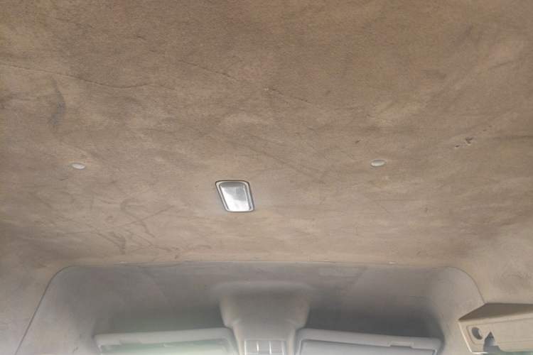 Used SAIC MAXUS Xintu V80 2012 2.5T Mid-Roof Value-Added Logistics Version D Headliner