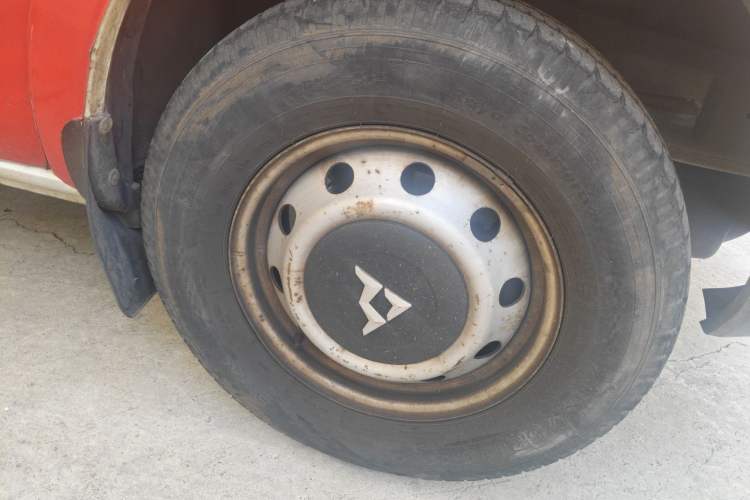 Used SAIC MAXUS Xintu V80 2012 2.5T Mid-Roof Value-Added Logistics Version D Right Front Wheel Hub