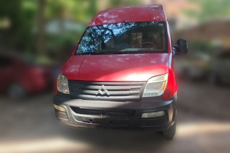 Used SAIC MAXUS Xintu V80 2012 2.5T Mid-Roof Value-Added Logistics Version B Front