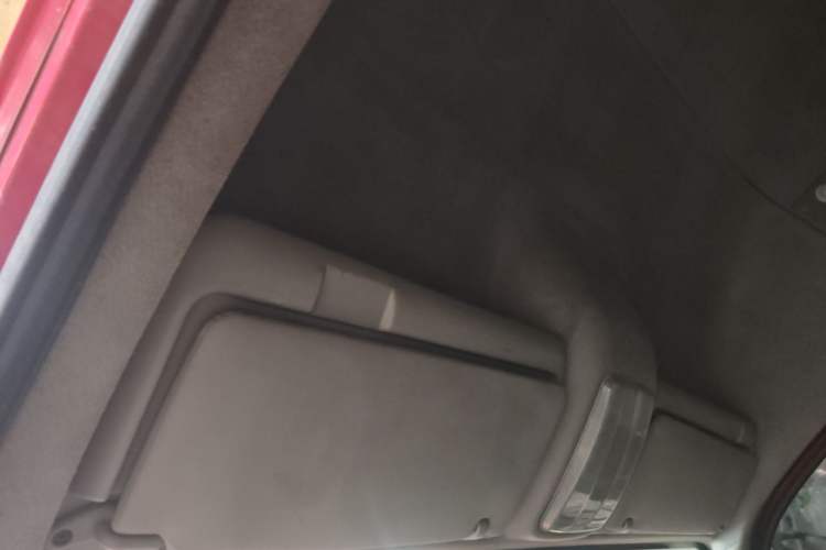 Used SAIC MAXUS Xintu V80 2012 2.5T Mid-Roof Value-Added Logistics Version B Headliner