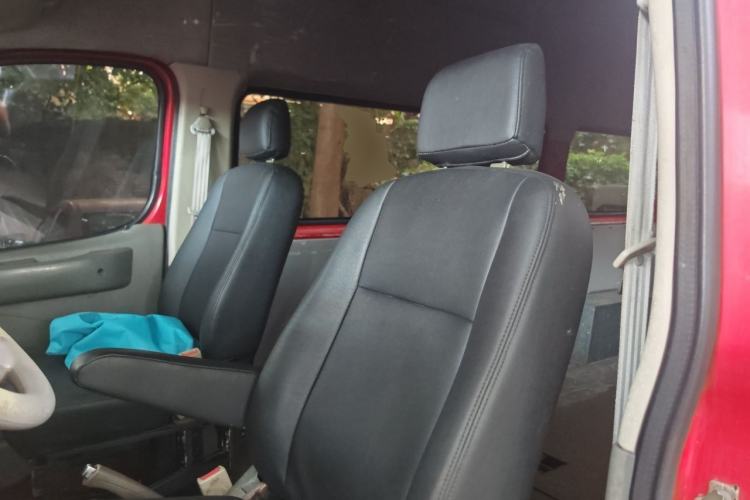 Used SAIC MAXUS Xintu V80 2012 2.5T Mid-Roof Value-Added Logistics Version B Left Rear Seat