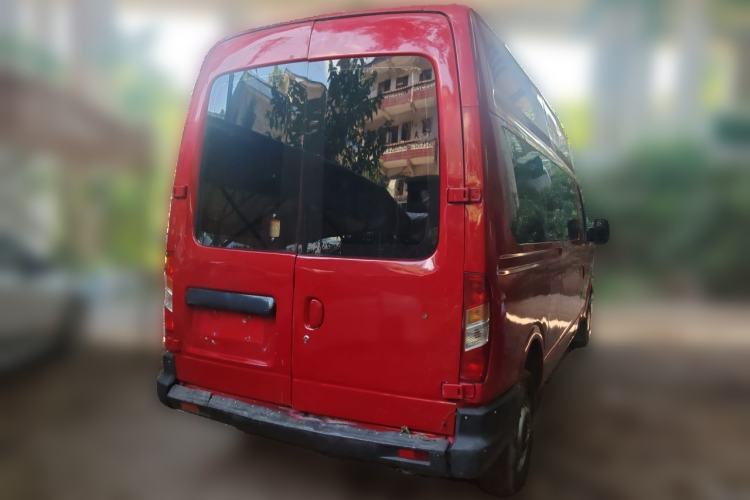 Used SAIC MAXUS Xintu V80 2012 2.5T Mid-Roof Value-Added Logistics Version B Rear Right 45 Deg