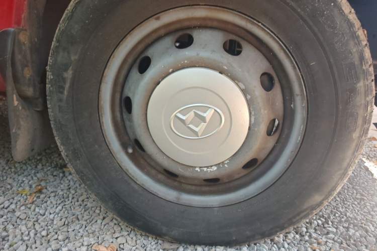 Used SAIC MAXUS Xintu V80 2012 2.5T Mid-Roof Value-Added Logistics Version B Right Front Wheel Hub