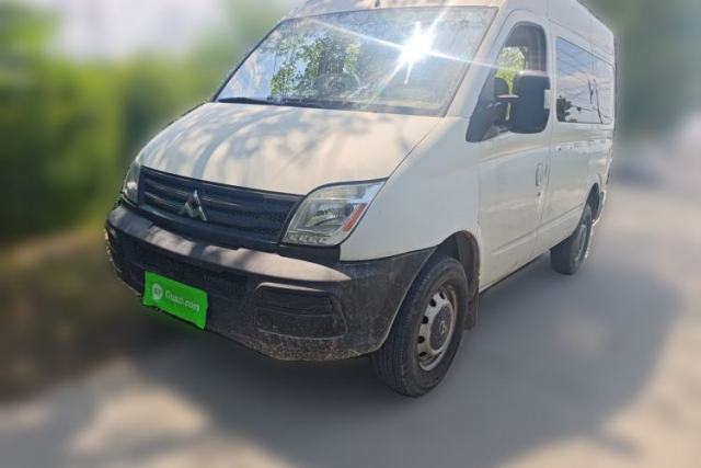 Used SAIC MAXUS Xintu V80 2012 2.5T Mid-Roof Value-Added Logistics Version D