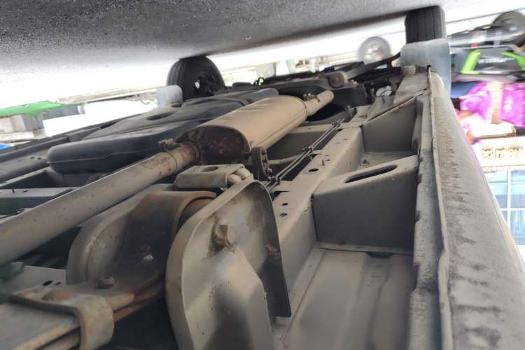 Used SAIC MAXUS Xintu V80 2012 2.5T Mid-Roof Value-Added Logistics Version D Chassis Front Left