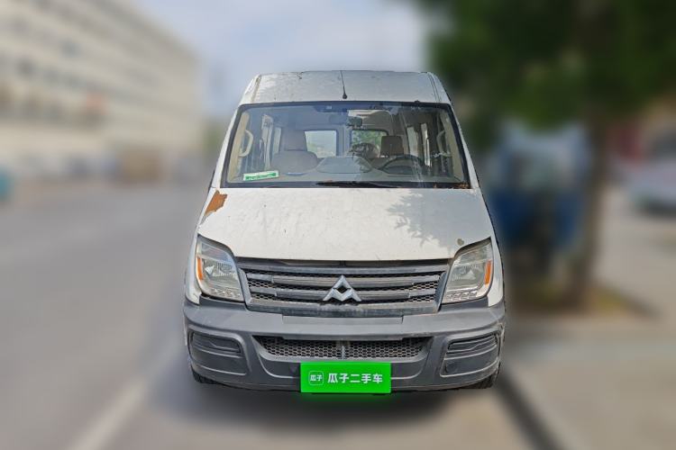 Used SAIC MAXUS Xintu V80 2012 2.5T Mid-Roof Value-Added Logistics Version A Front