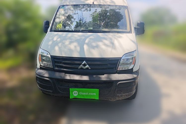 Used SAIC MAXUS Xintu V80 2012 2.5T Mid-Roof Value-Added Logistics Version D Front