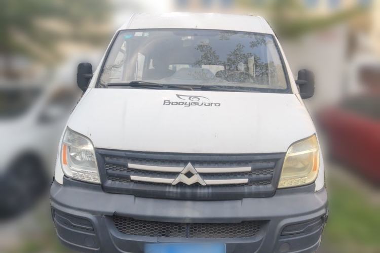Used SAIC MAXUS Xintu V80 2012 2.5T High-Roof Value-Added Logistics Version B Front