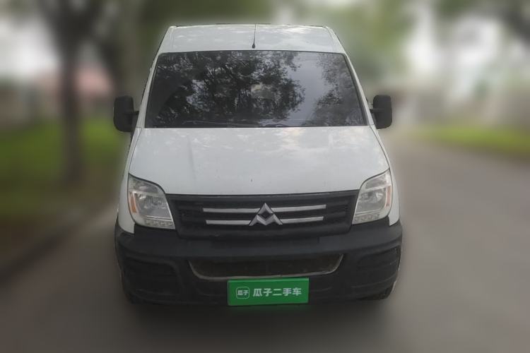 Used SAIC MAXUS Xintu V80 2012 2.5T Mid-Roof Value-Added Logistics Version B Front
