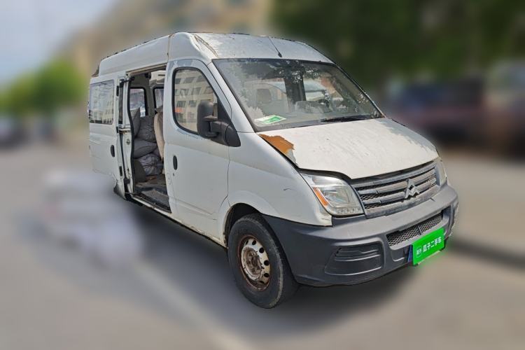 Used SAIC MAXUS Xintu V80 2012 2.5T Mid-Roof Value-Added Logistics Version A Front Right 45 Deg