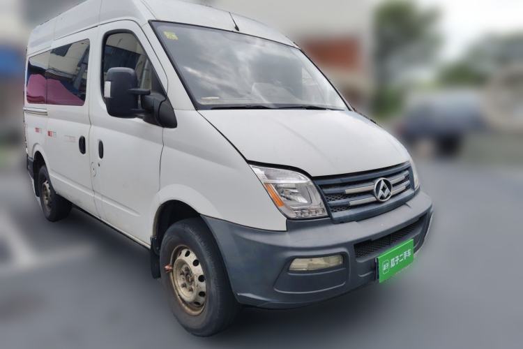 Used SAIC MAXUS Xintu V80 2012 2.5T Mid-Roof Value-Added Logistics Version D Front Right 45 Deg
