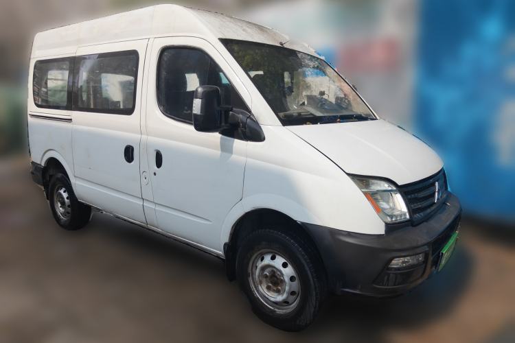 Used SAIC MAXUS Xintu V80 2012 2.5T Mid-Roof Value-Added Logistics Version C Front Right 45 Deg