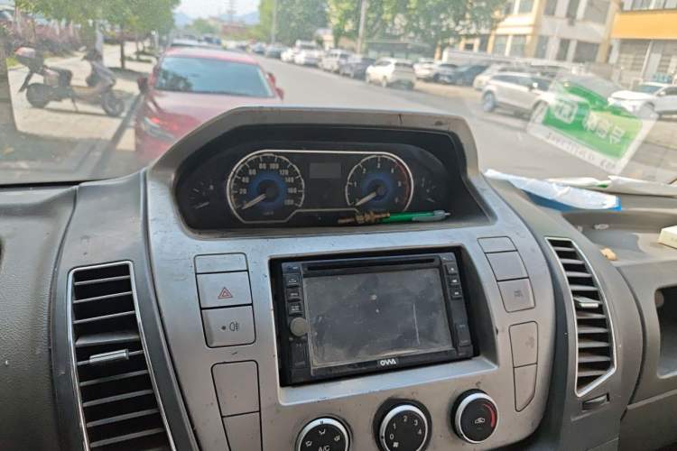 Used SAIC MAXUS Xintu V80 2012 2.5T Mid-Roof Value-Added Logistics Version A Instrument Cluster