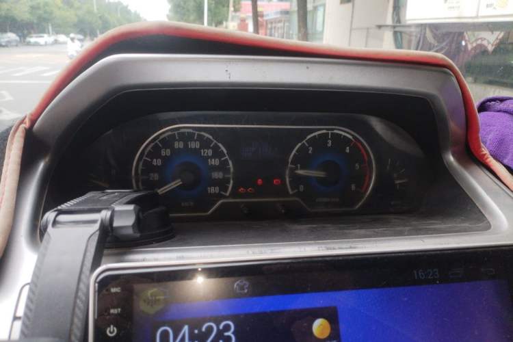 Used SAIC MAXUS Xintu V80 2012 2.5T Mid-Roof Value-Added Logistics Version D Instrument Cluster