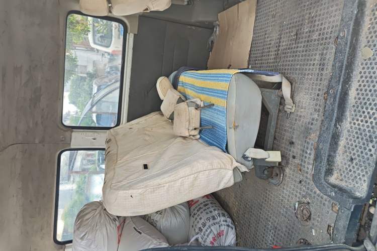 Used SAIC MAXUS Xintu V80 2012 2.5T Mid-Roof Value-Added Logistics Version A Left Rear Seat