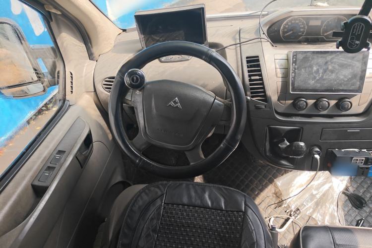 Used SAIC MAXUS Xintu V80 2012 2.5T Mid-Roof Value-Added Logistics Version C Steering Wheel