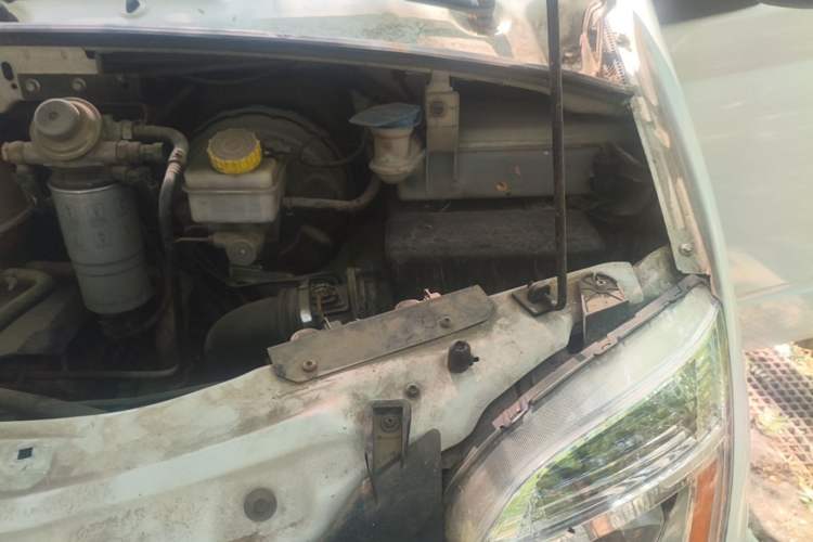 Used SAIC MAXUS Xintu V80  Engine Bay Left