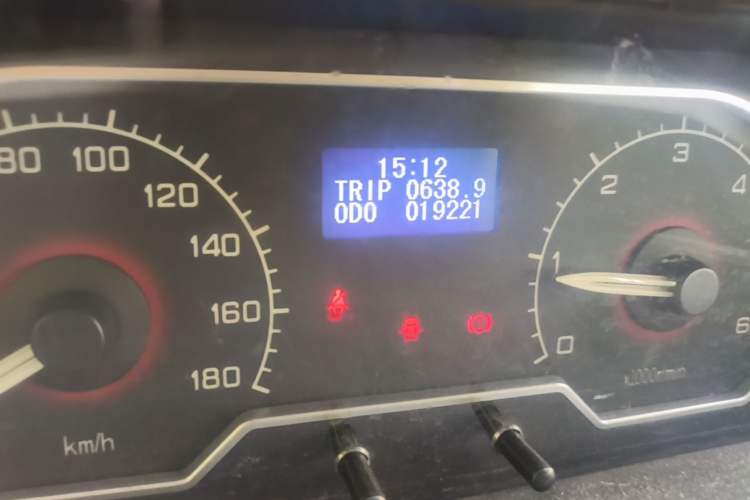 Used SAIC MAXUS Xintu V80  Odometer Close Up