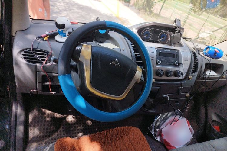 Used SAIC MAXUS Xintu V80 2014 2.5T Aotuntong Short Wheelbase Mid-Roof Model Steering Wheel