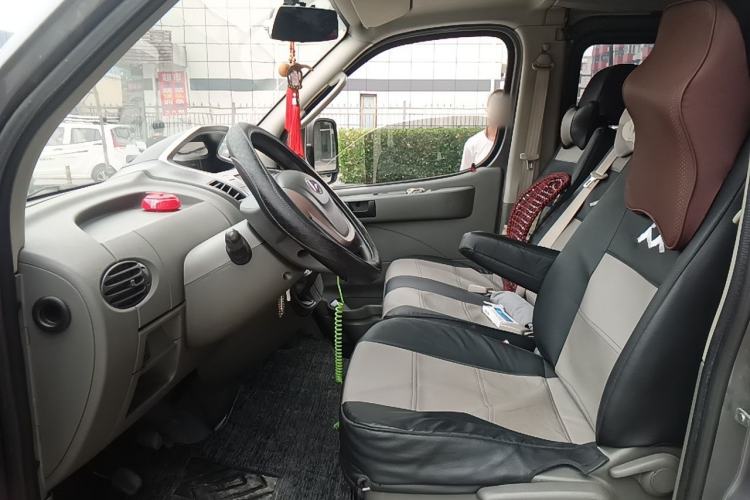 Used SAIC MAXUS Xintu V80 2014 2.5T Aoyuntong Short Wheelbase Low Roof Left Front Seat